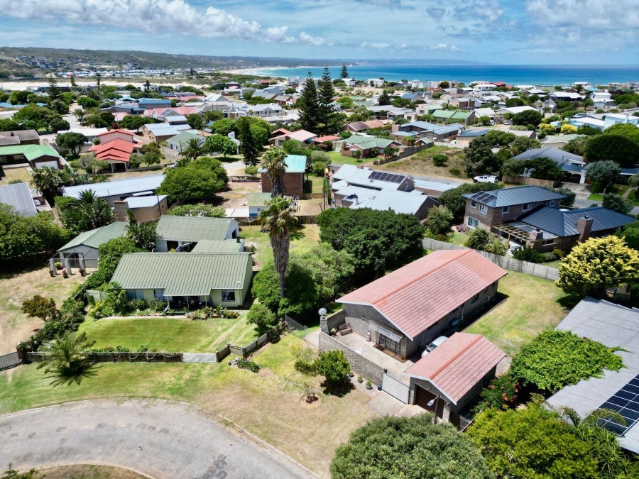 4 Bedroom Property for Sale in Stilbaai Wes Western Cape